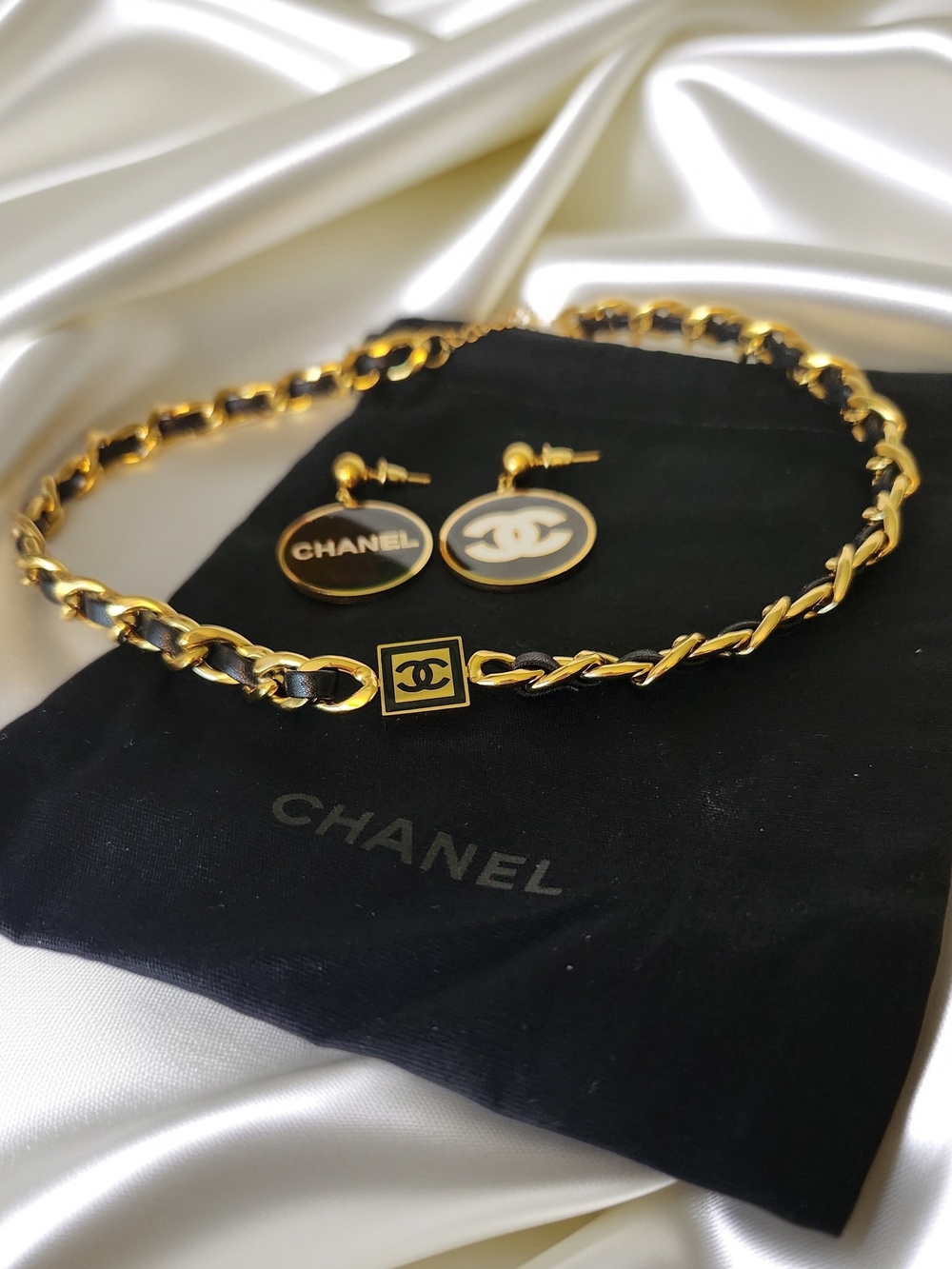 CHANEL Gold and Black Chocker Chain Necklace with Logo Drop Earrings - Picture 7 of 7